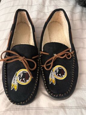 FOCO Washington Redskins Commanders Black Moccasin Slippers Size Medium HTF
